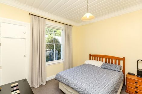 Photo of property in 18 Bracken Street, New Plymouth, 4310