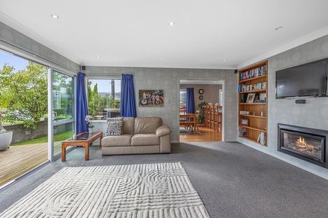Photo of property in 21 Saint Johns Terrace, Tawa, Wellington, 5028