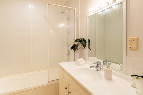 Photo of property in Grosvenor Cl, 21/6 Brown Street, Mount Cook, Wellington, 6021