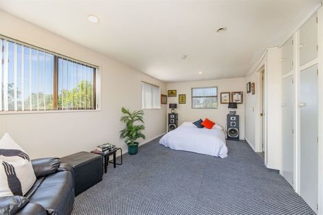 Photo of property in 330 Marine Parade, New Brighton, Christchurch, 8061