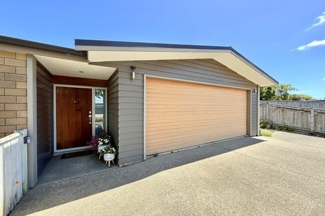 Photo of property in 46 Simpson Crescent, Raumati Beach, Paraparaumu, 5032