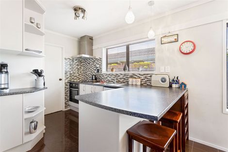 Photo of property in 3/133 Parrs Cross Road, Glen Eden, Auckland, 0612