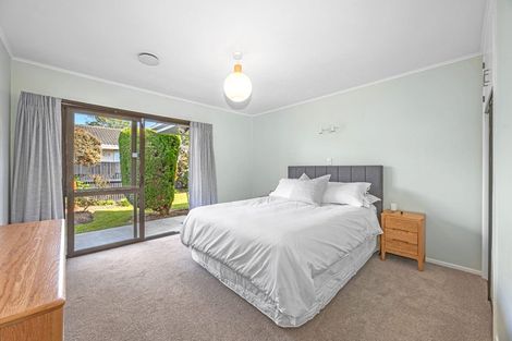 Photo of property in 2/58 Ambleside Drive, Burnside, Christchurch, 8053