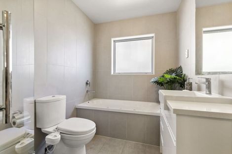 Photo of property in 92b Schnapper Rock Road, Schnapper Rock, Auckland, 0632