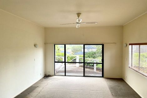 Photo of property in 13 Glenshee Place, Highland Park, Auckland, 2010