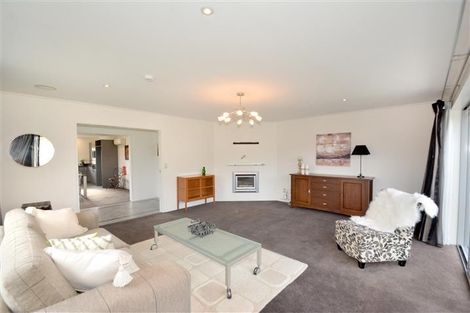 Photo of property in 24 Sunninghurst Drive, Fairfield, Dunedin, 9018