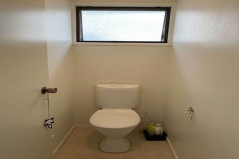 Photo of property in 4 Felicity Place, Unsworth Heights, Auckland, 0632