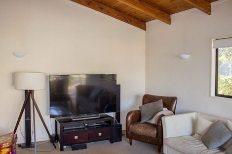 Photo of property in 1/55 James Evans Drive, Northcote, Auckland, 0627