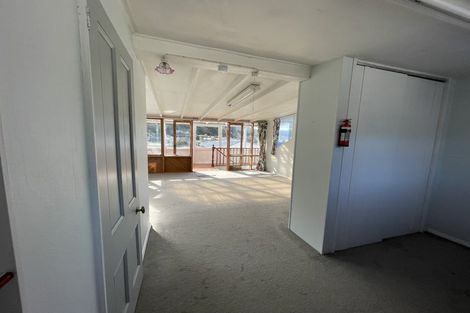 Photo of property in 6 Durham Street, Picton, 7220