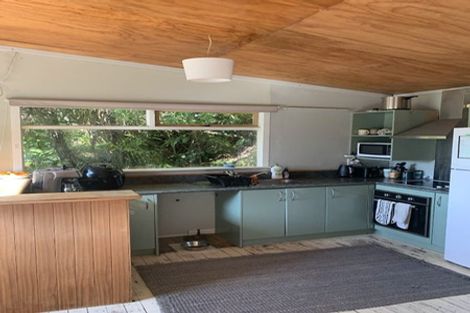 Photo of property in 45 Takahe Road, Titirangi, Auckland, 0604