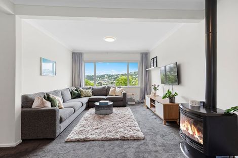 Photo of property in 56 Maupuia Road, Maupuia, Wellington, 6022