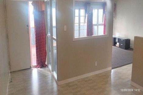 Photo of property in 39 Sunnyside Road, Sunnyvale, Auckland, 0612