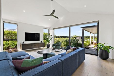 Photo of property in 17 Dinning Road, Riverhead, 0820