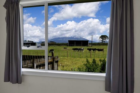 Photo of property in 198 Beaconsfield Road, Midhirst, Stratford, 4394