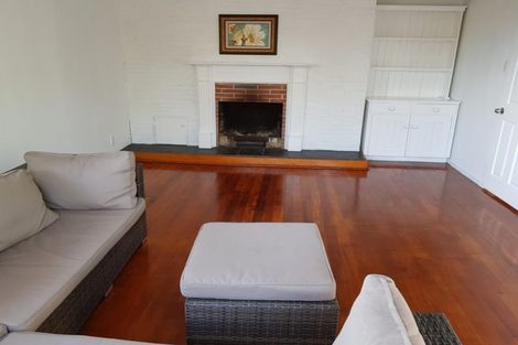 Photo of property in 51a Mellons Bay Road, Mellons Bay, Auckland, 2014