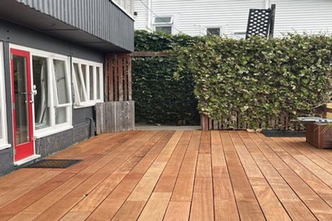 Photo of property in 24 Beacon Hill Road, Strathmore Park, Wellington, 6022