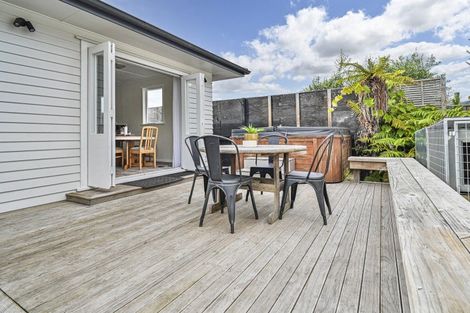 Photo of property in 44 Upham Street, Havelock North, 4130