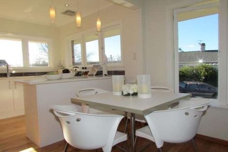 Photo of property in 2/300 Lake Road, Hauraki, Auckland, 0622