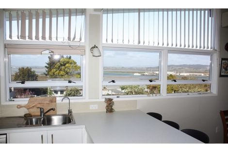 Photo of property in 80 West View Crescent, Onerahi, Whangarei, 0110