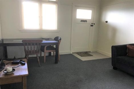 Photo of property in Devonport Apartments, 32/127 Saint Aubyn Street, New Plymouth, 4310