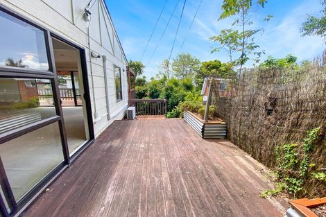 Photo of property in 2/41 Rangatira Road, Beach Haven, Auckland, 0626