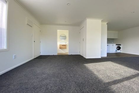 Photo of property in 132 Colwill Road, Massey, Auckland, 0614