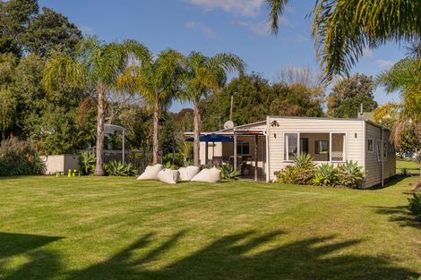 Photo of property in 30 Oyster Drive, Cooks Beach, Whitianga, 3591