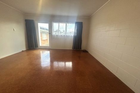 Photo of property in 4/318 Te Atatu Road, Te Atatu South, Auckland, 0610