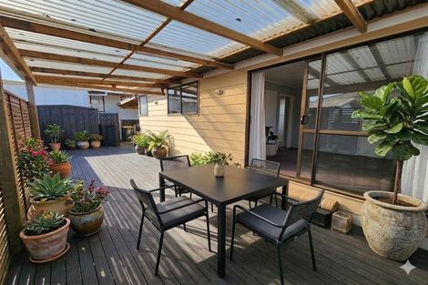 Photo of property in 2/8 Silver Road, Weymouth, Auckland, 2103