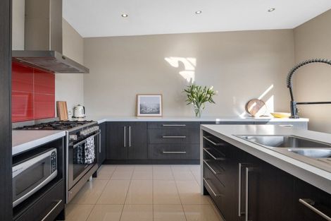 Photo of property in 73 Beach Road, North New Brighton, Christchurch, 8083