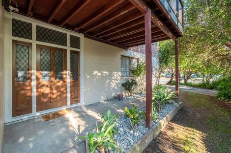 Photo of property in 40 Akoranga Drive, Northcote, Auckland, 0627