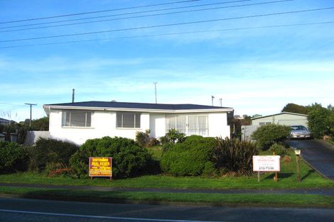 Photo of property in 52 Ocean Beach Road, Bluff, 9814