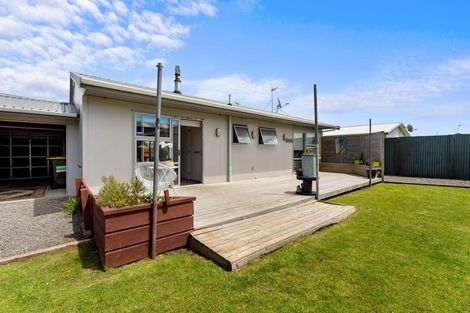 Photo of property in 99 Seabury Avenue, Foxton Beach, Foxton, 4815