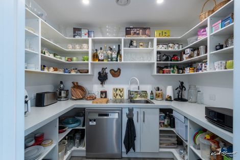 Photo of property in 33 Buddle Road, Wallaceville, Upper Hutt, 5018