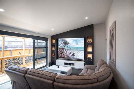 Photo of property in 21b Brian Crescent, Stanmore Bay, Whangaparaoa, 0932