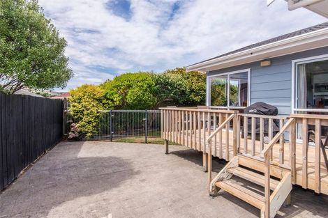 Photo of property in 11 Maraval Crescent, Grenada Village, Wellington, 6037