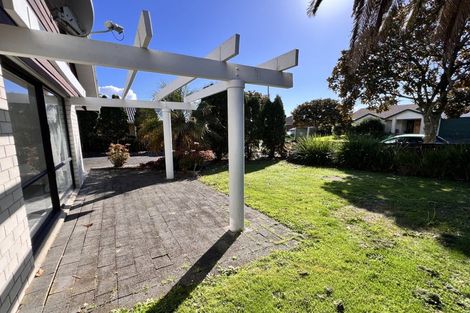 Photo of property in 2/2 West Fairway, Golflands, Auckland, 2013