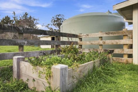 Photo of property in 36 Ongo Road, Hunterville, 4730
