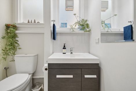 Photo of property in 61 Oceanview Road, Mount Maunganui, 3116