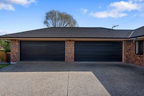 Photo of property in 17 Gandalf Crescent, Paraparaumu, 5032