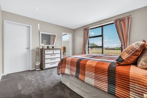 Photo of property in 16 Wai Matangi Place, Motuoapa, 3382