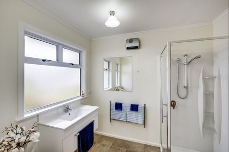 Photo of property in 18 The Esplanade, Westshore, Napier, 4110