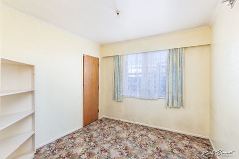 Photo of property in 51 Holyoake Crescent, Avalon, Lower Hutt, 5011