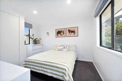 Photo of property in 10 Finsbury Place, Henderson, Auckland, 0612