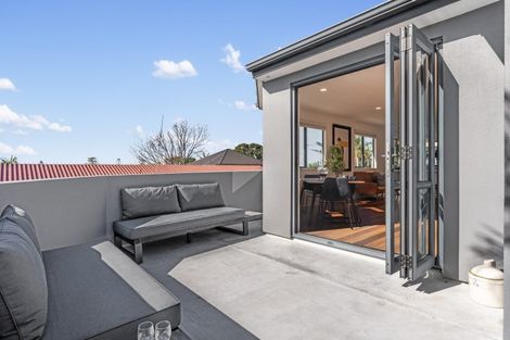 Photo of property in 16a Valley Road, Browns Bay, Auckland, 0630