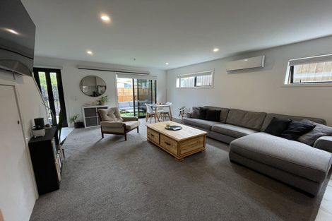 Photo of property in 86a Vodanovich Road, Te Atatu South, Auckland, 0610