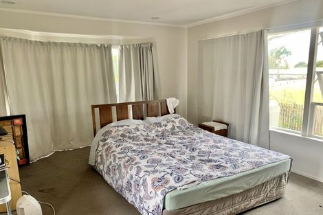 Photo of property in 33 Diana Drive, Glenfield, Auckland, 0627