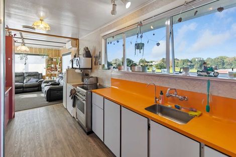 Photo of property in 18 Endeavour Street, Marfell, New Plymouth, 4310