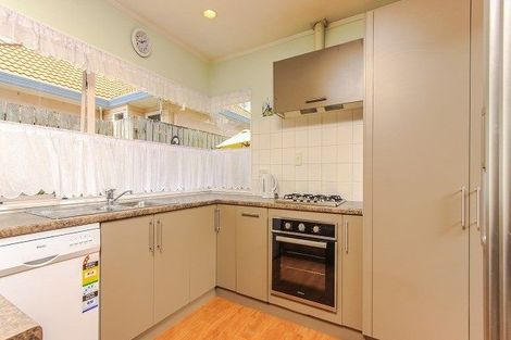 Photo of property in 2/49 Fortunes Road, Half Moon Bay, Auckland, 2012