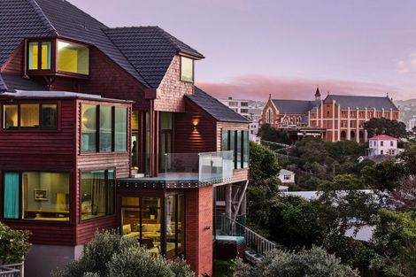 Photo of property in 3 Bayview Terrace, Oriental Bay, Wellington, 6011